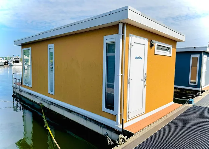 " Mustique" Cozy & Romantic Houseboat In Maastricht